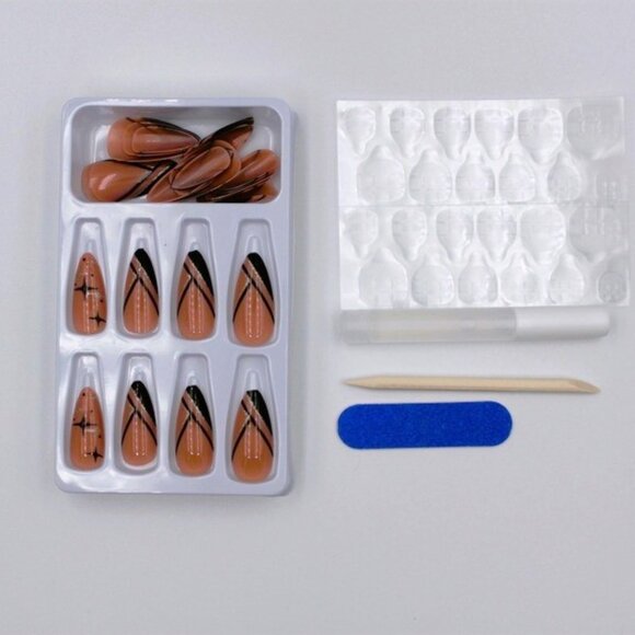 Nude Press-On Nails with Stars - Picture 4 of 4